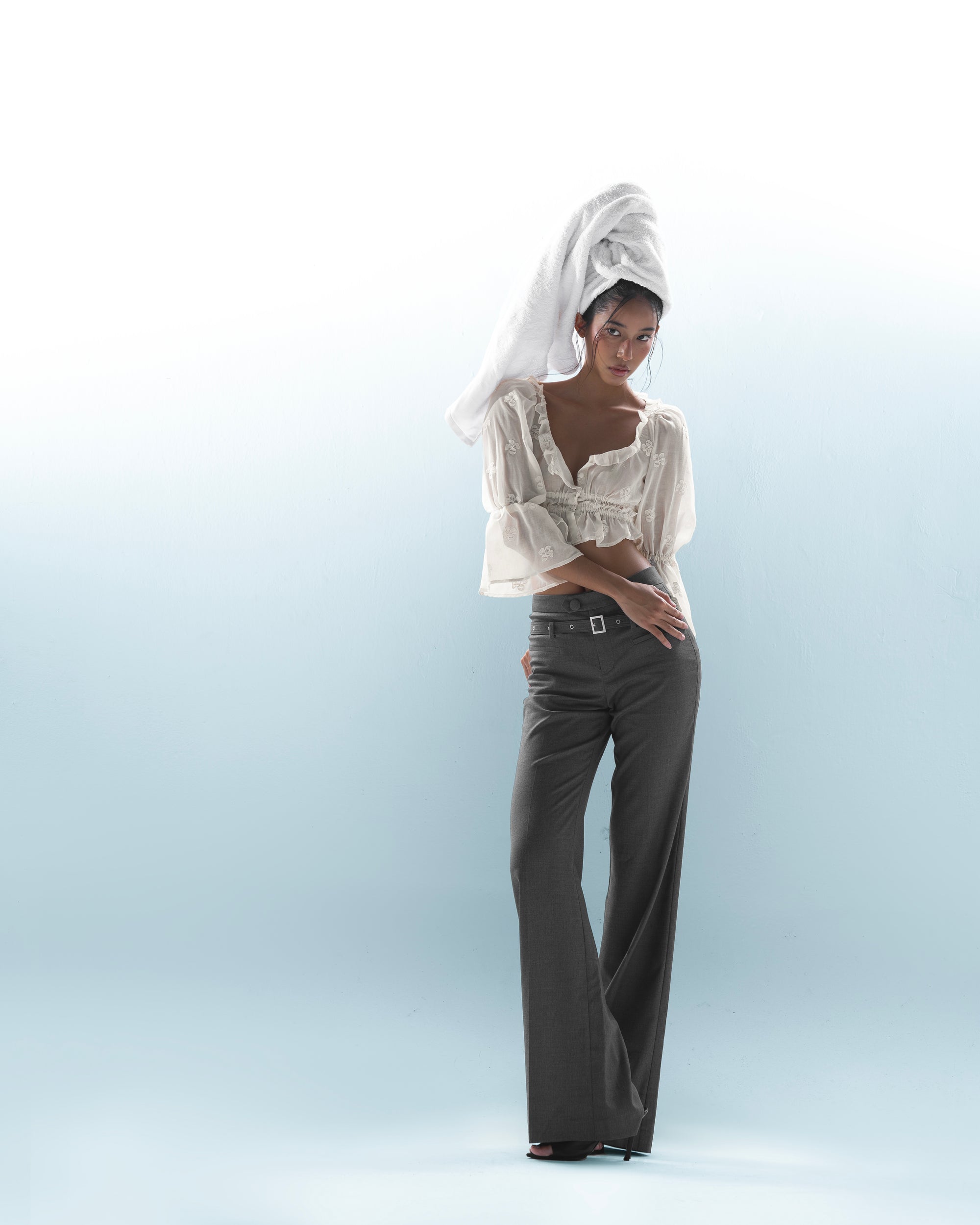 Rachel Pants with Tassel &amp; Metal Logo Accesories